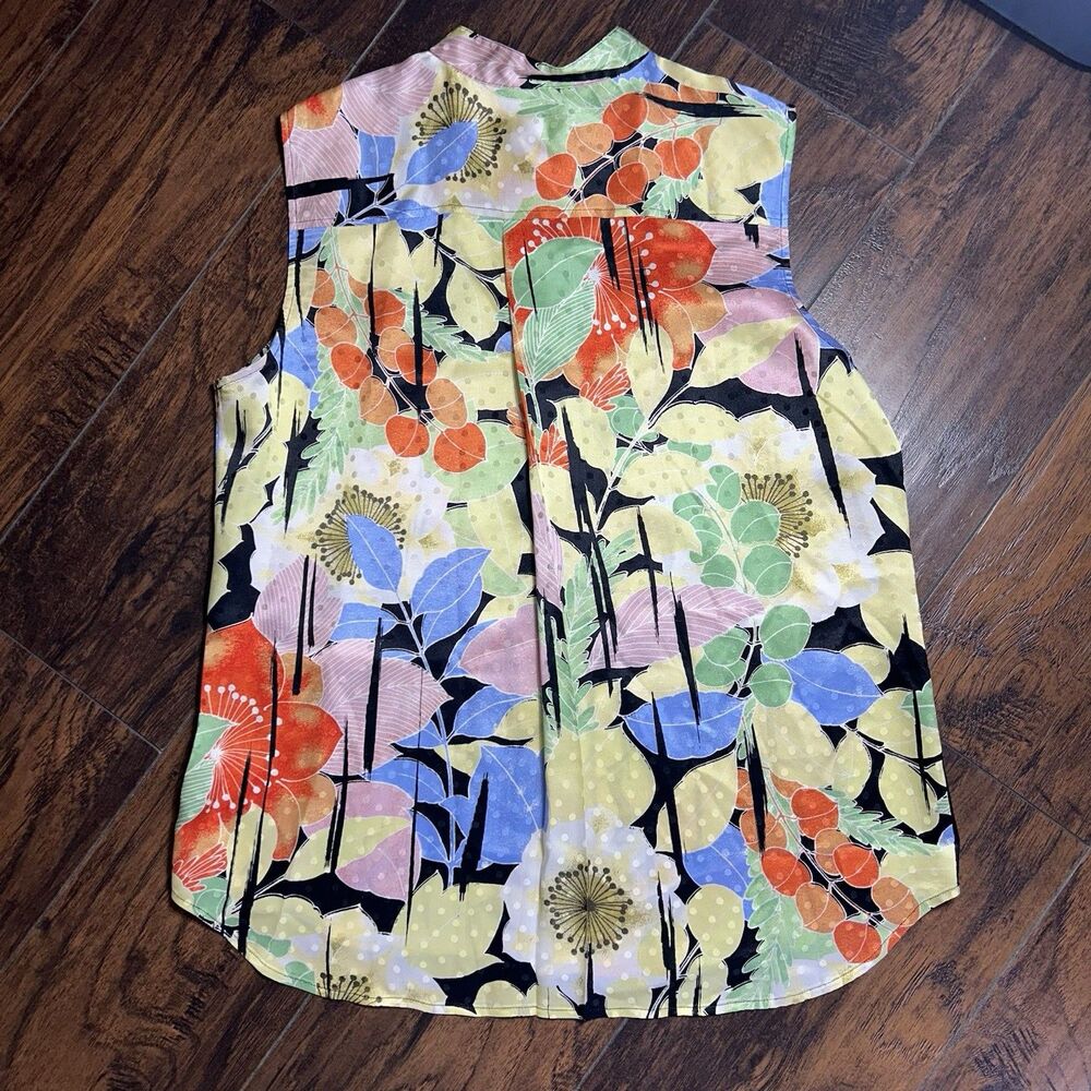 EQUIPMENT Femme Silk Shirt Sleeveless Tank Bold Floral Size Medium Buttons
